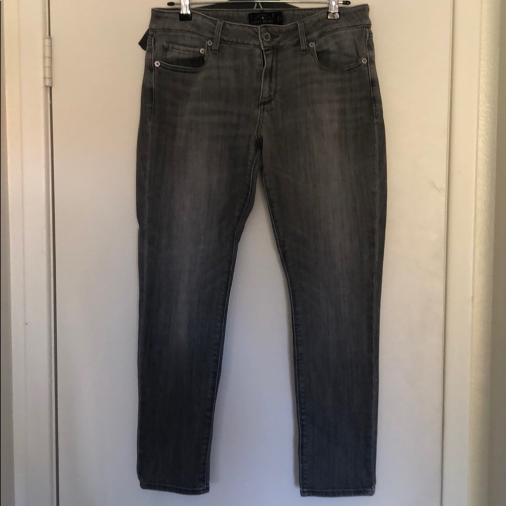 Light grey ankle cut Lolita skinny jeans